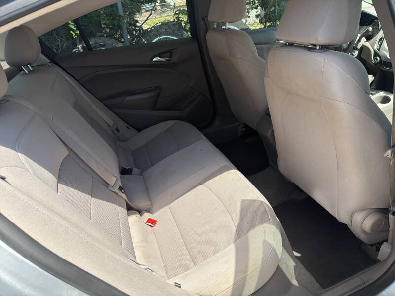 2017 Chevrolet Cruze LS Auto