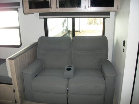 2024 Palomino Puma 32BHFS