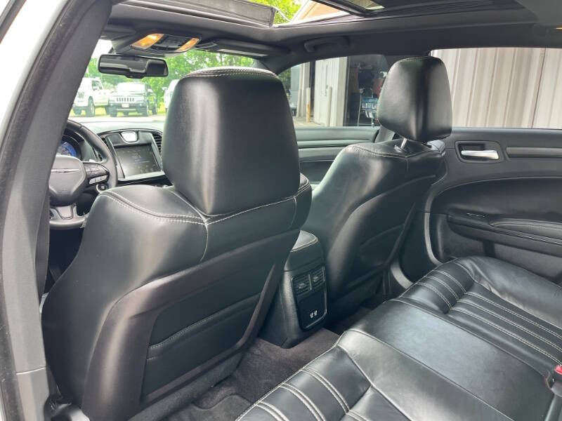 2016 Chrysler 300