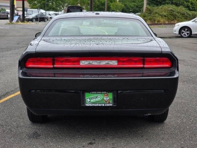 2010 Dodge Challenger SE