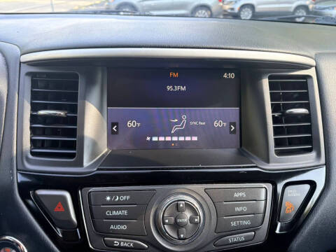 2020 Nissan Pathfinder SV