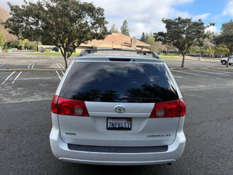 2009 Toyota Sienna