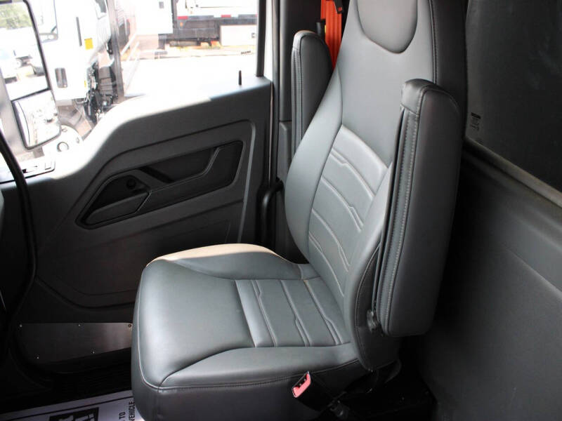 2025 Kenworth T280
