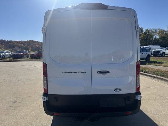 2026 Ford Transit 250