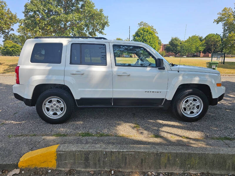 Used 2016 Jeep Patriot Sport with VIN 1C4NJPBB4GD761482 for sale in Terre Haute, IN