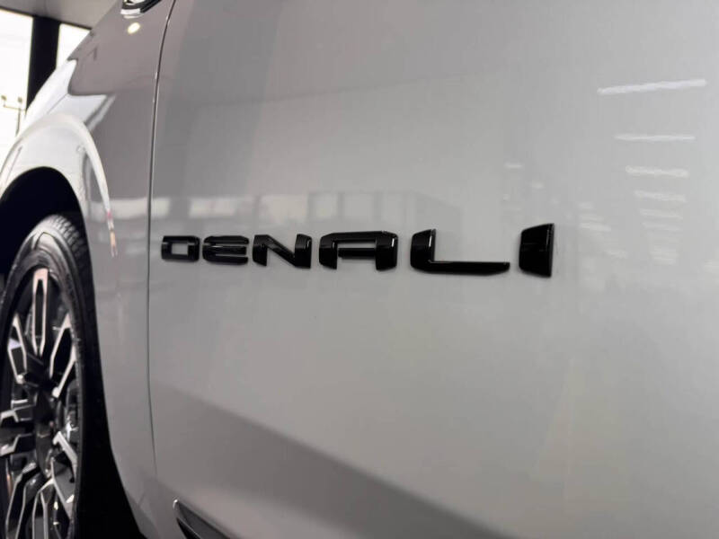 2023 GMC Yukon Denali Ultimate