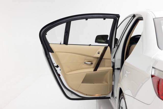 2004 BMW 5 Series 545i