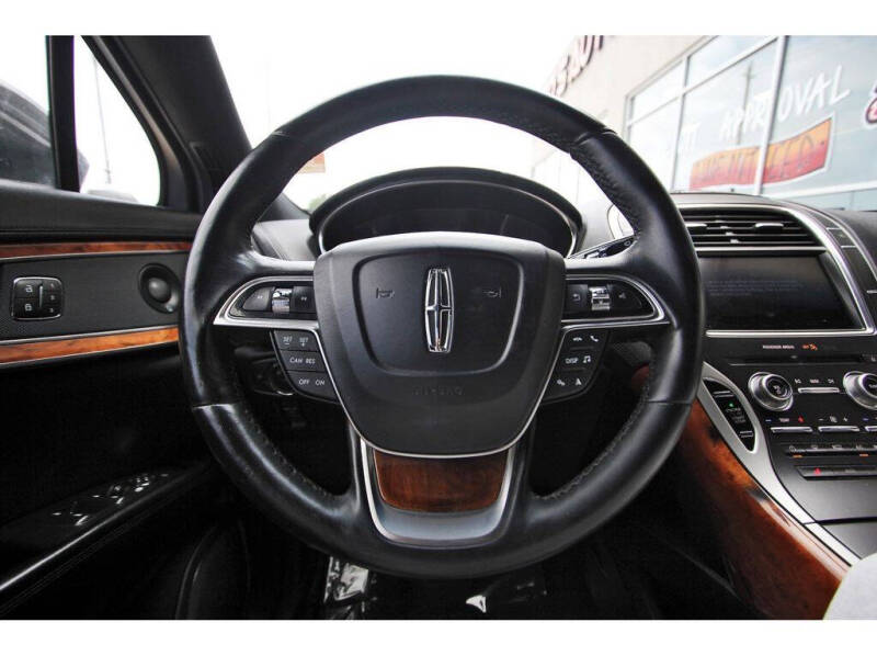 2019 Lincoln Nautilus Select