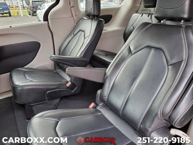 2020 Chrysler Voyager LXi