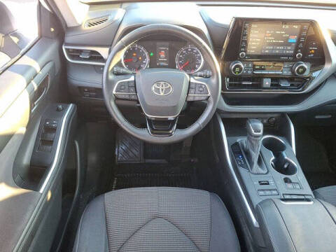 2020 Toyota Highlander LE