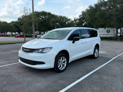 2024 Chrysler Voyager LX