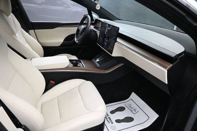 2025 Tesla Model X