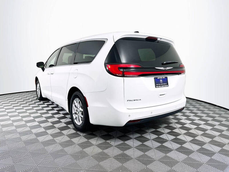 2023 Chrysler Pacifica Touring
