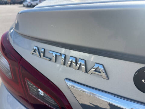 2017 Nissan Altima 2.5 SR