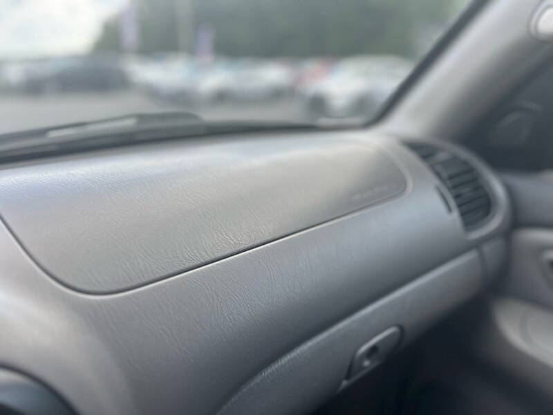 2005 Toyota Sequoia SR5