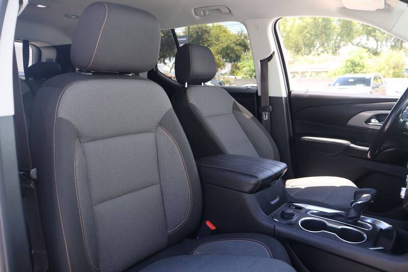 2021 Chevrolet Traverse LT Cloth