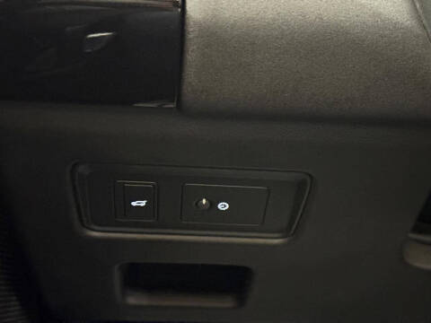 2020 Land Rover Discovery Landmark Edition