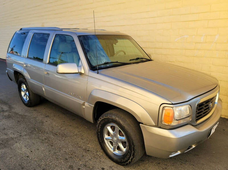 2000 Cadillac Escalade For Sale