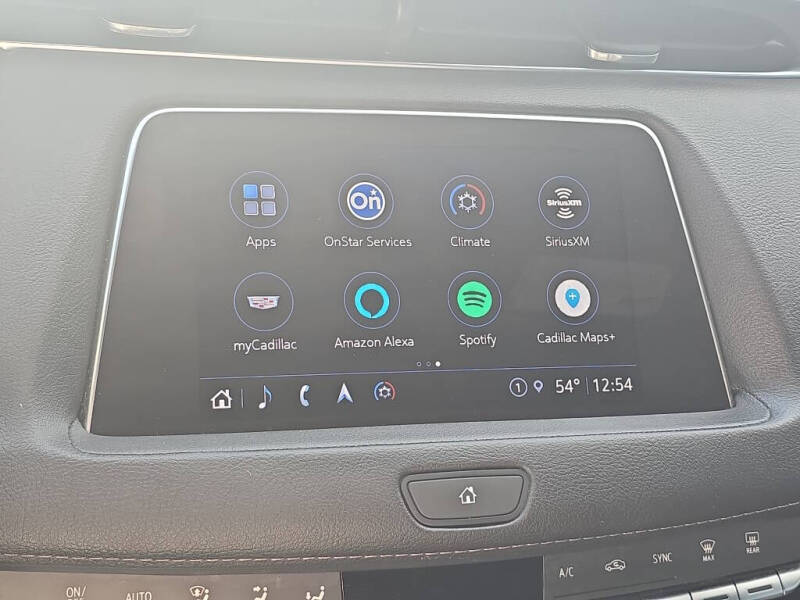 2022 Cadillac XT4 Premium Luxury