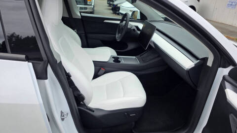 2024 Tesla Model Y Long Range