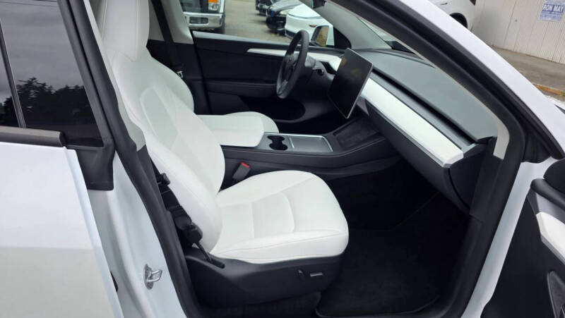 2024 Tesla Model Y Long Range