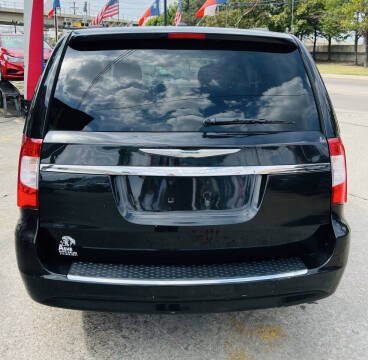 2016 Chrysler Town and Country Touring