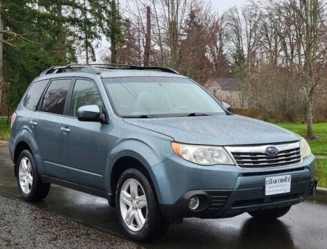 2009 Subaru Forester for sale at CLEAR CHOICE AUTOMOTIVE in Milwaukie OR