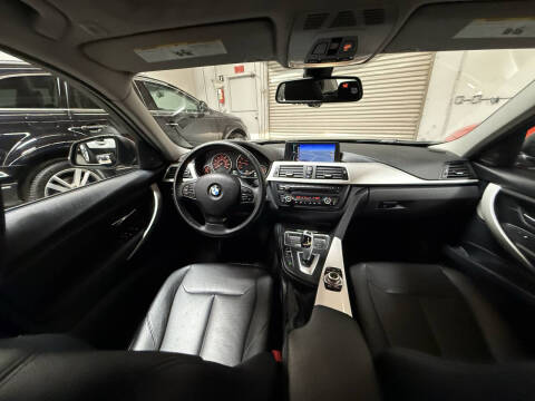 2012 BMW 3 Series 328i