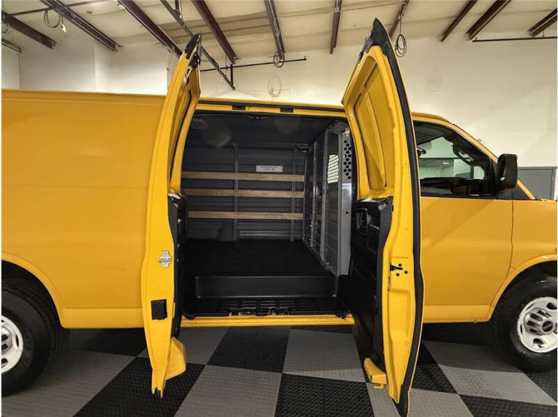 2018 GMC Savana 2500