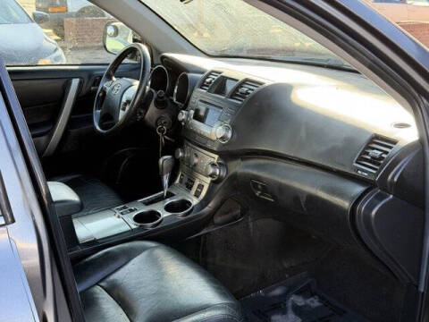 2012 Toyota Highlander SE