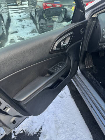 2015 Chrysler 200 C