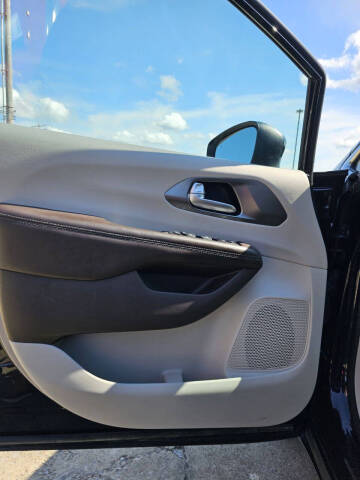 2017 Chrysler Pacifica Touring