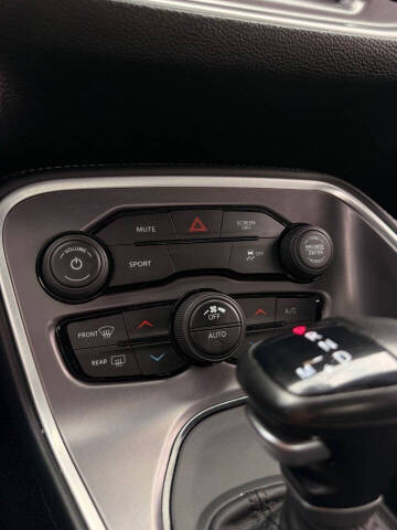 2020 Dodge Challenger SXT
