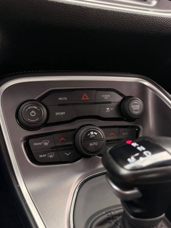 2020 Dodge Challenger SXT