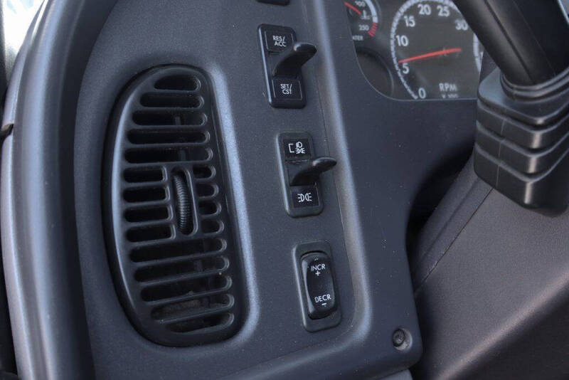 2013 Freightliner M2 112