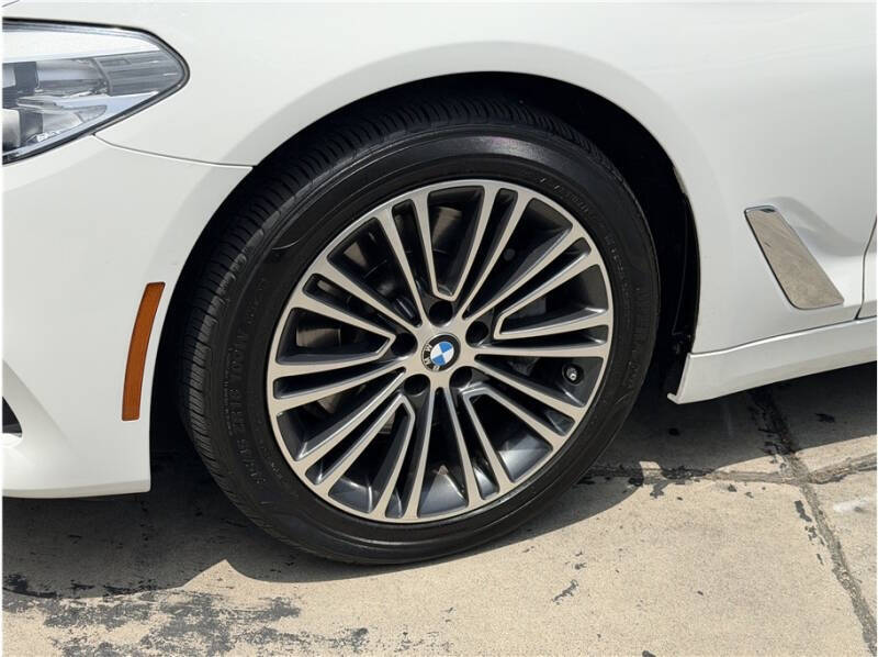 2018 BMW 5 Series 540i