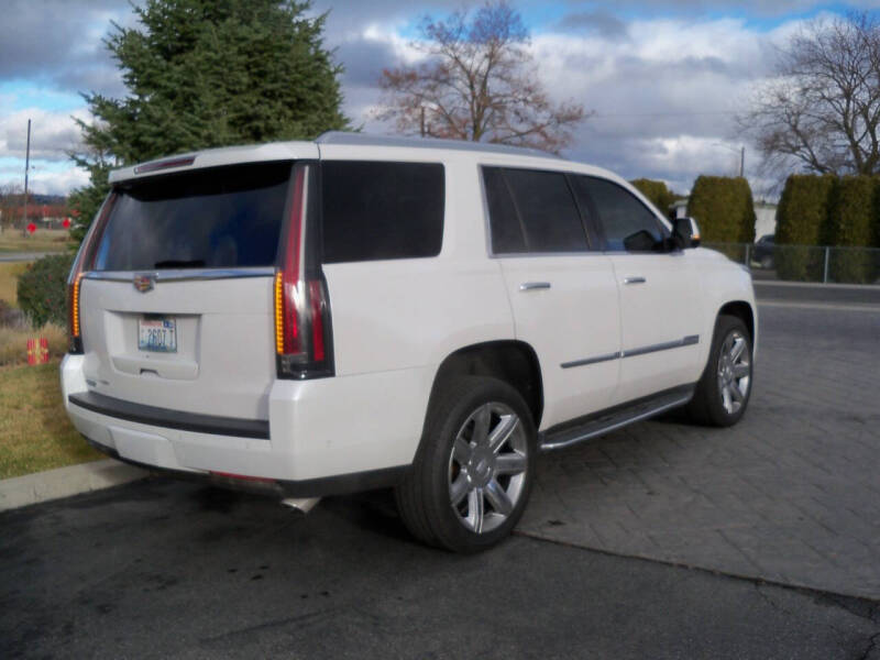 2020 Cadillac Escalade Luxury