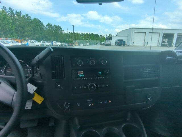 2025 Chevrolet Express 2500