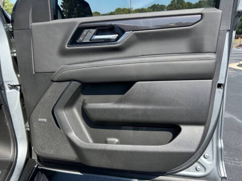 2025 GMC Yukon Elevation