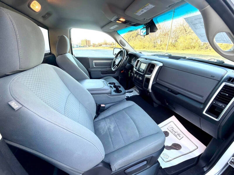 2015 RAM 1500 SLT
