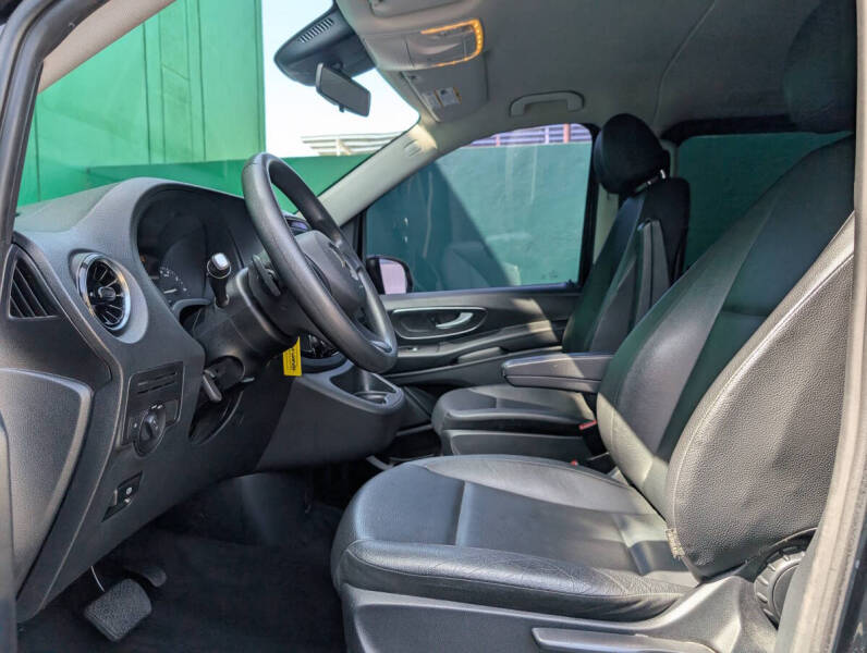 2021 Mercedes-Benz Metris Passenger