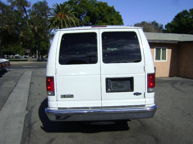 2005 Ford E-Series E-350 SD XLT