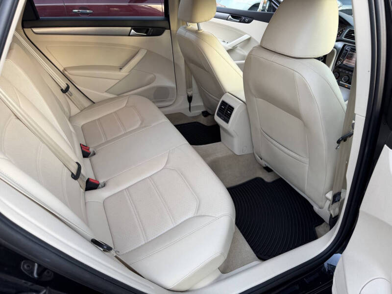 2014 Volkswagen Passat 1.8T SE PZEV