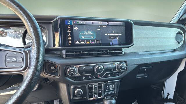 2025 Jeep Gladiator NightHawk