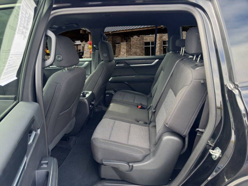 2025 GMC Acadia Elevation