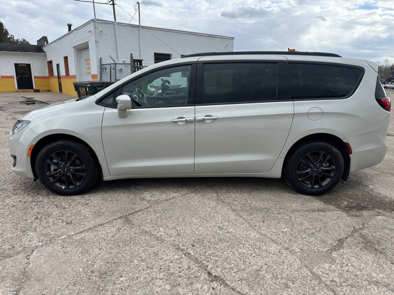 2020 Chrysler Pacifica Launch Edition