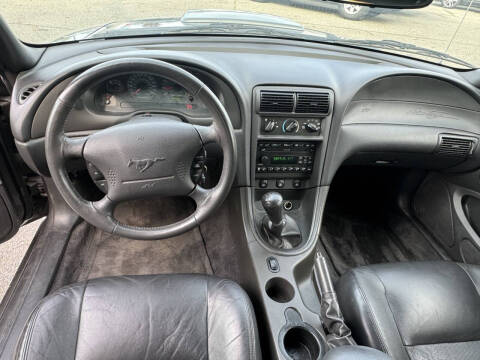 2003 Ford Mustang GT Deluxe