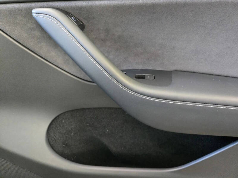 2024 Tesla Model Y Performance