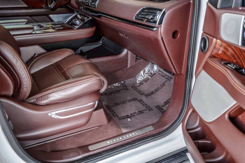 2019 Lincoln Navigator Black Label