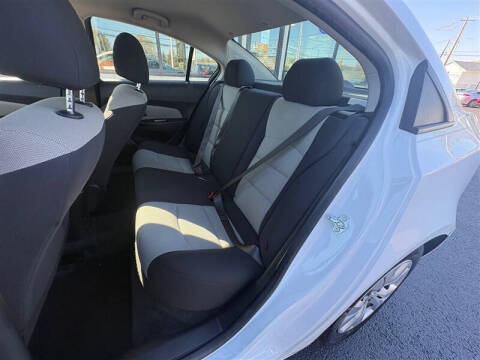 2015 Chevrolet Cruze LS Auto